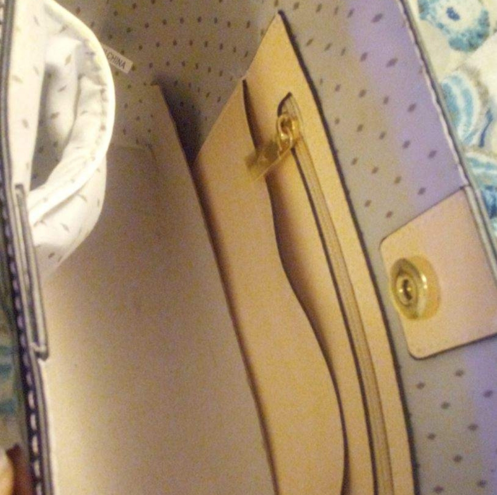 Purse - Picture 5 of 9